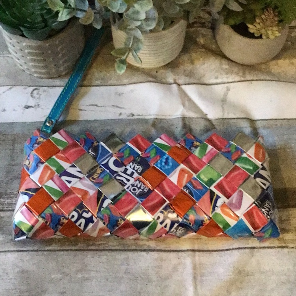 Woven Clutch Bag - Picture 3 of 8